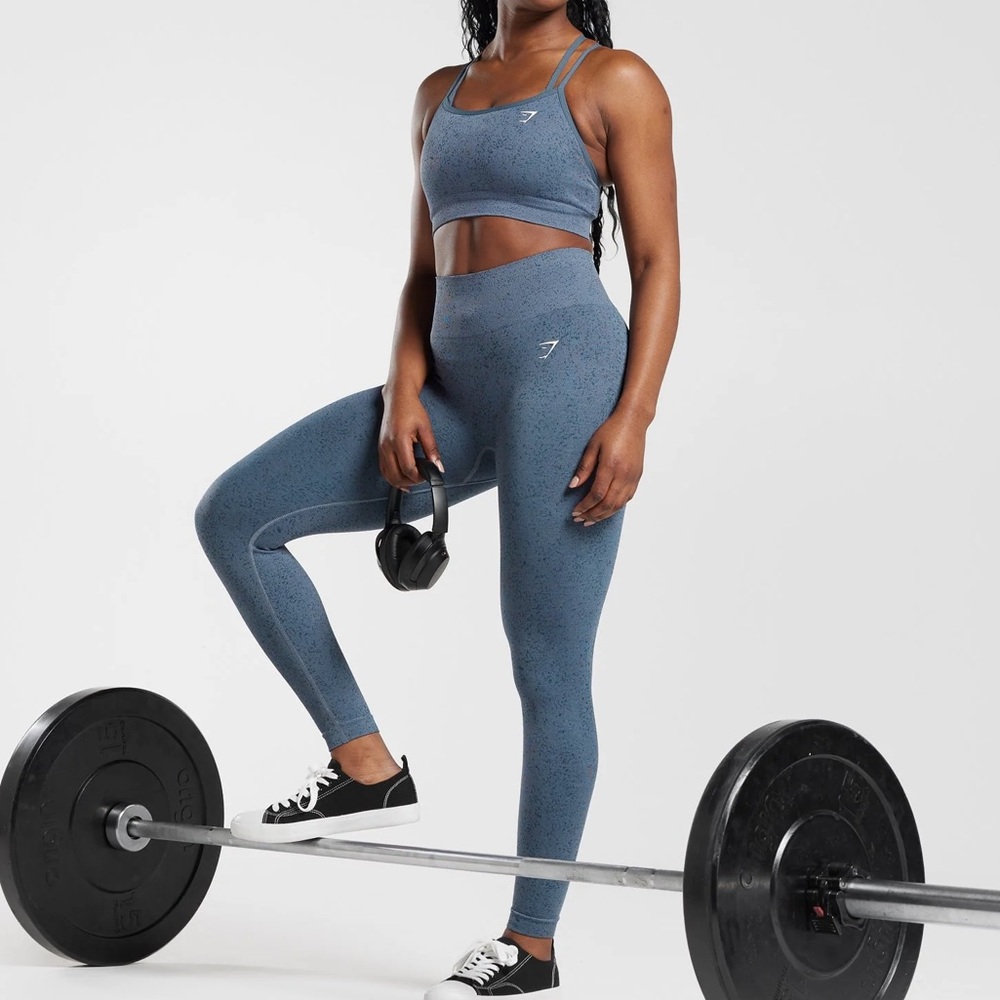 GYMSHARK ADAPT FLECK SEAMLESS MATCHING LEGGINGS AND SPORTS BRA IN EVENING BLUE